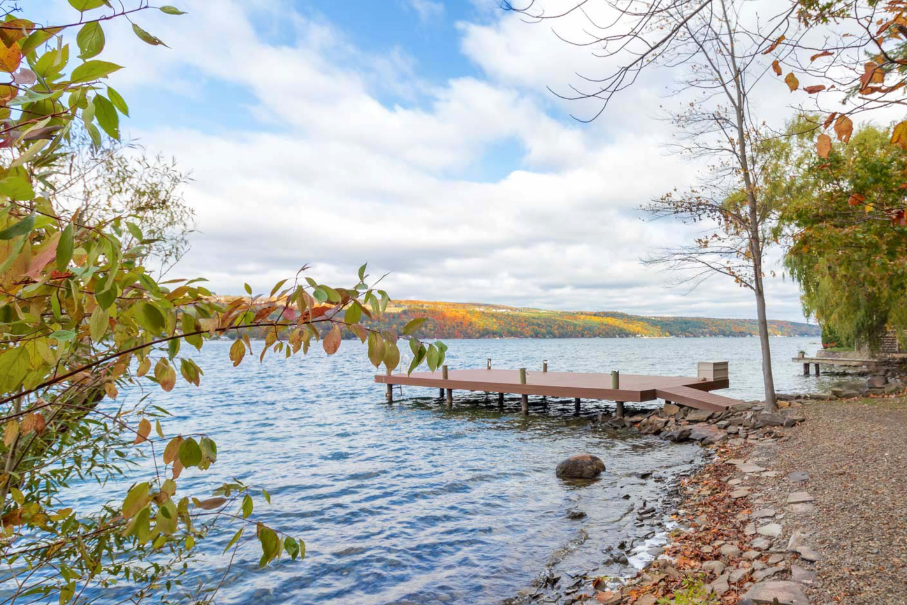 finger lakes in the fall season
